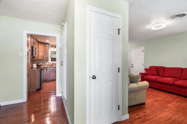 1702 Hendrix Drive, Irving, TX 75061