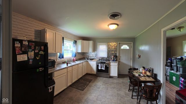 1220 N 13th Street, Terre Haute, IN 47807