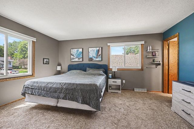 6232 Decatur Avenue N, Brooklyn Park, MN 55428