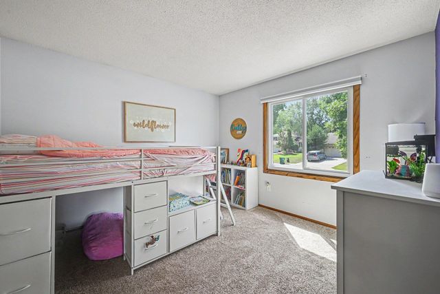 6232 Decatur Avenue N, Brooklyn Park, MN 55428