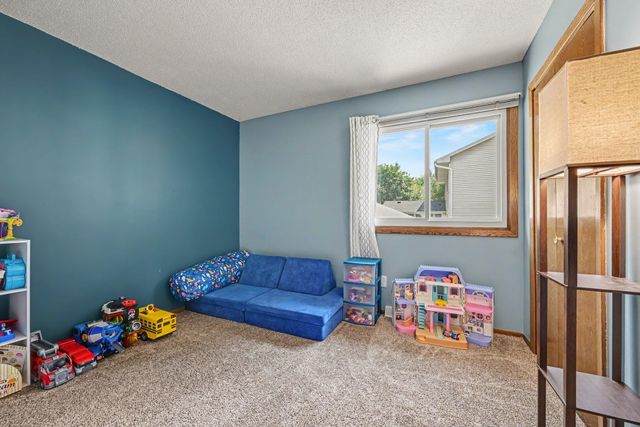 6232 Decatur Avenue N, Brooklyn Park, MN 55428