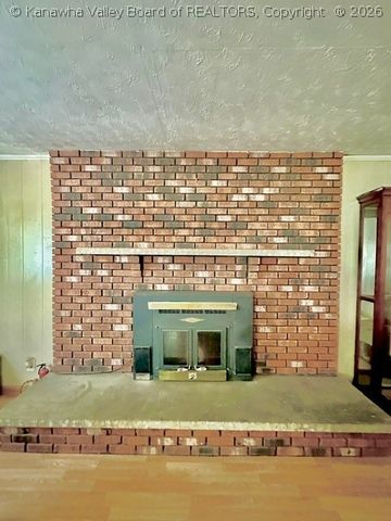 211 Snowhill Drive, Charleston, WV 25311