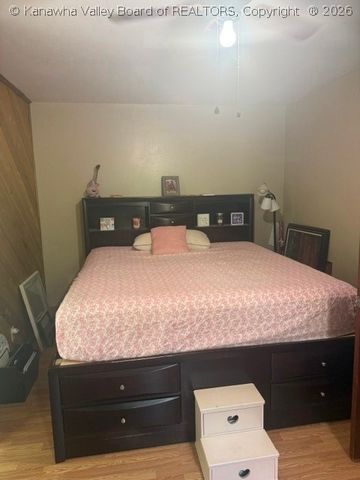 211 Snowhill Drive, Charleston, WV 25311