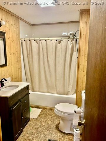 211 Snowhill Drive, Charleston, WV 25311