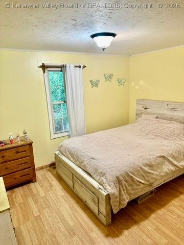 211 Snowhill Drive, Charleston, WV 25311