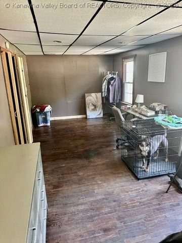 211 Snowhill Drive, Charleston, WV 25311