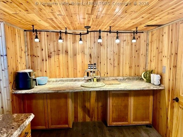 211 Snowhill Drive, Charleston, WV 25311