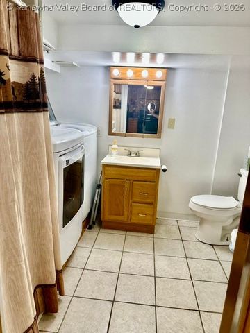 211 Snowhill Drive, Charleston, WV 25311