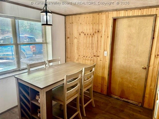 211 Snowhill Drive, Charleston, WV 25311
