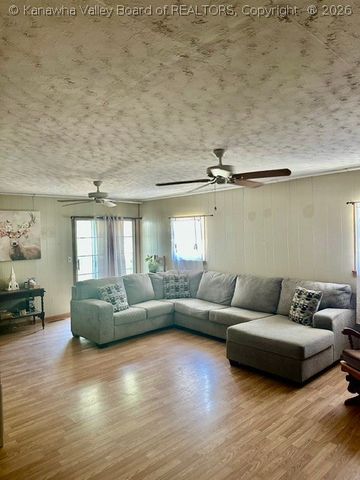 211 Snowhill Drive, Charleston, WV 25311