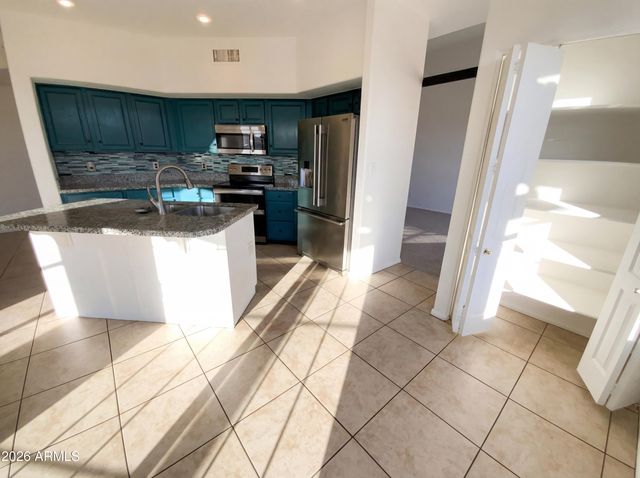 8529 W DAHLIA Drive, Peoria, AZ 85381