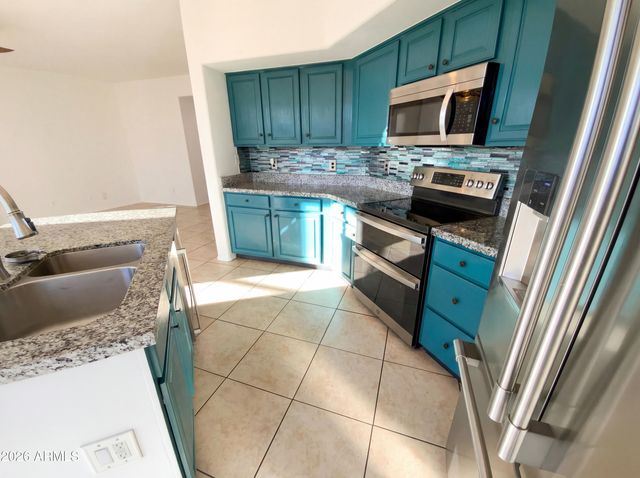 8529 W DAHLIA Drive, Peoria, AZ 85381