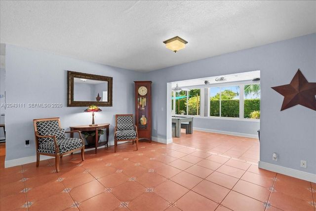 8341 SW 14th St, Miami, FL 33144