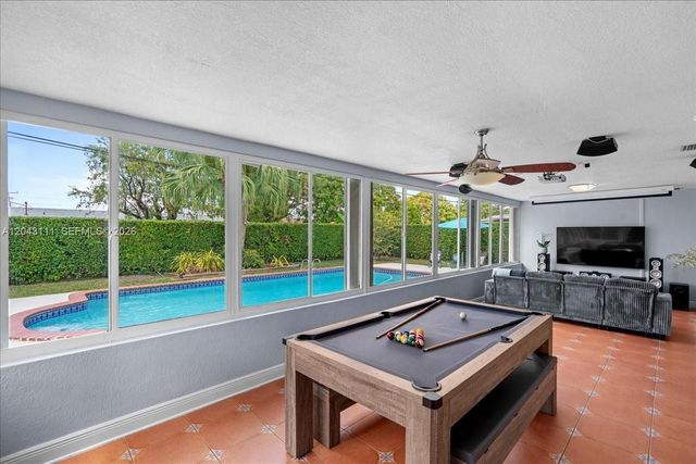 8341 SW 14th St, Miami, FL 33144