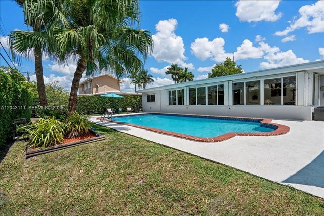 8341 SW 14th St, Miami, FL 33144