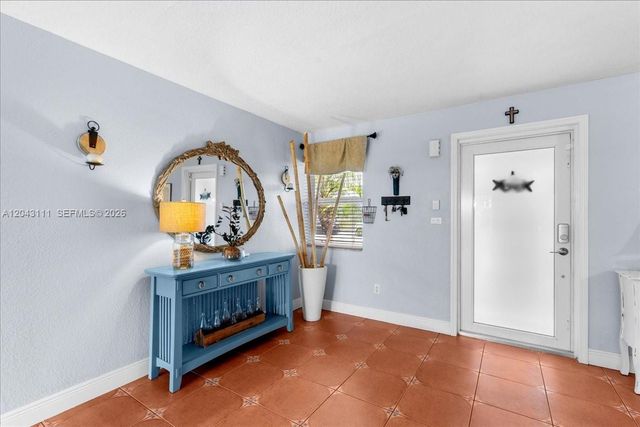 8341 SW 14th St, Miami, FL 33144