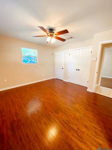 2222 Seracedar, Baton Rouge, LA 70816