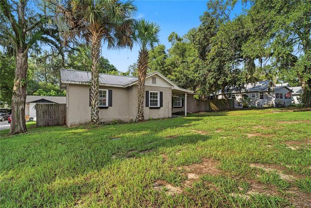 205 E FOUNTAIN STREET, Fruitland Park, FL 34731