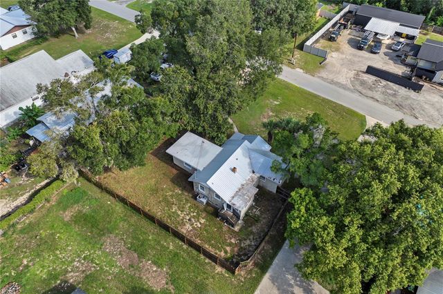 205 E FOUNTAIN STREET, Fruitland Park, FL 34731
