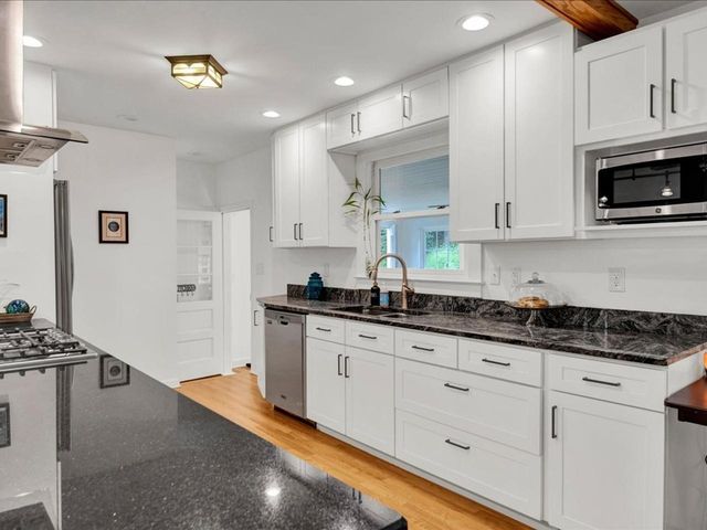 13 Pinehurst Drive, Jericho, VT 05465