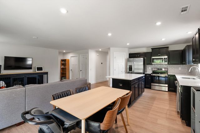 813 Rae Dr, Columbia, TN 38401