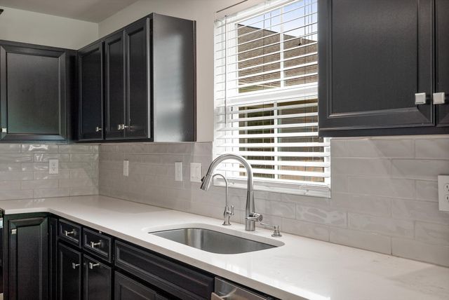 813 Rae Dr, Columbia, TN 38401