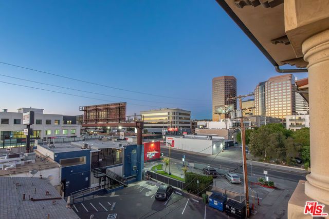 1215 Armacost Avenue 403, Los Angeles, CA 90025