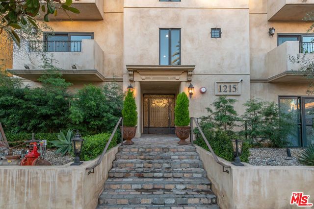 1215 Armacost Avenue 403, Los Angeles, CA 90025