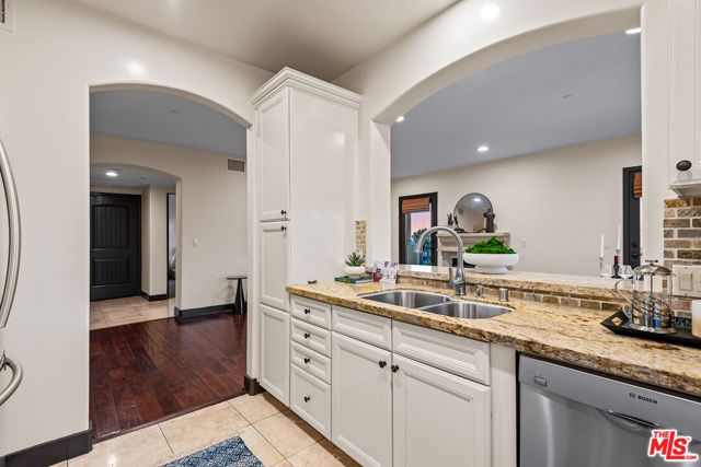 1215 Armacost Avenue 403, Los Angeles, CA 90025