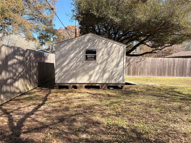 1007 Stoneleigh Court, Tomball, TX 77375