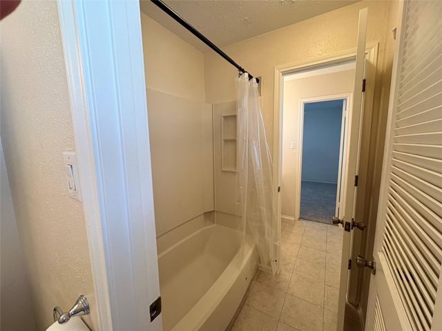 1007 Stoneleigh Court, Tomball, TX 77375