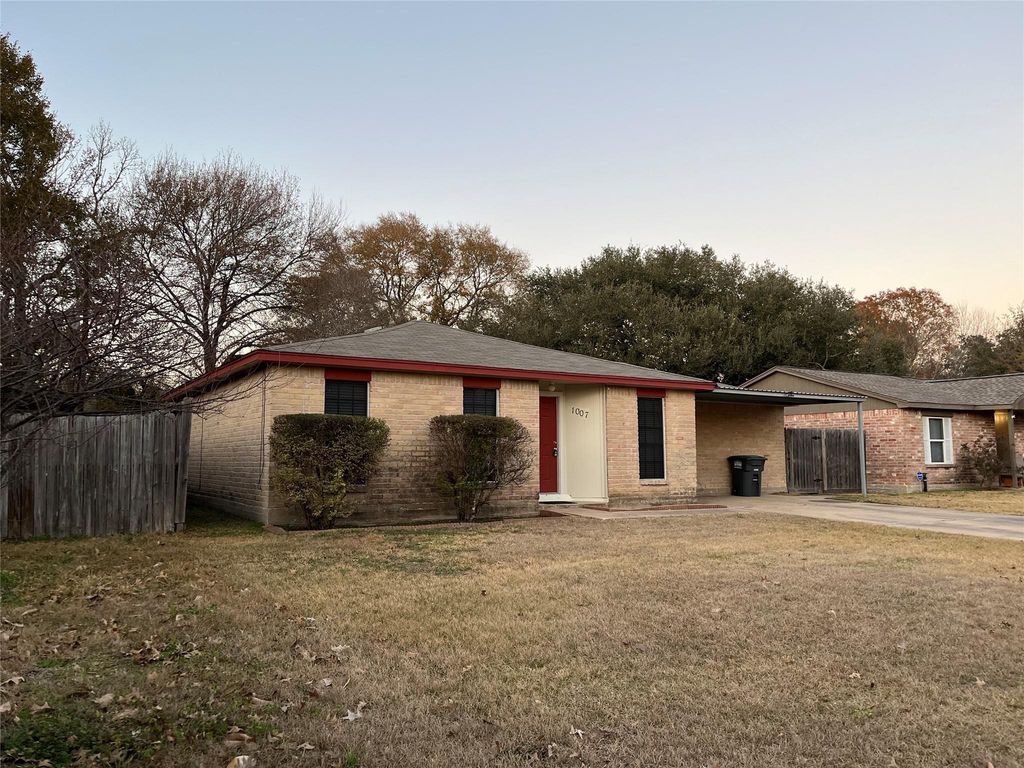 1007 Stoneleigh Court, Tomball, TX 77375