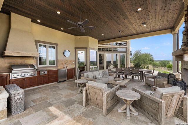 185 River Crossing, Boerne, TX 78006