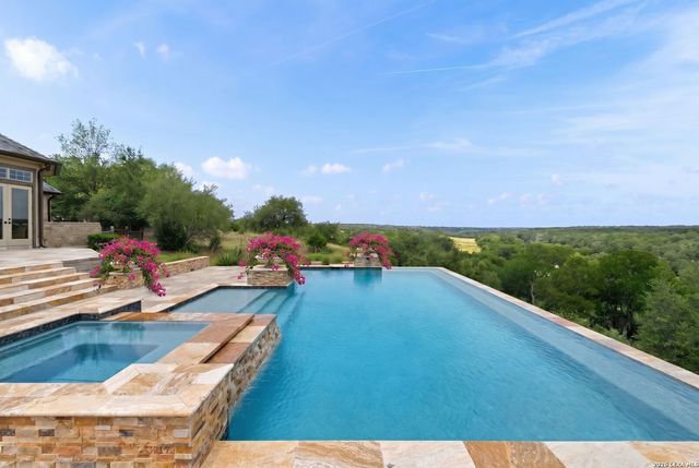 185 River Crossing, Boerne, TX 78006