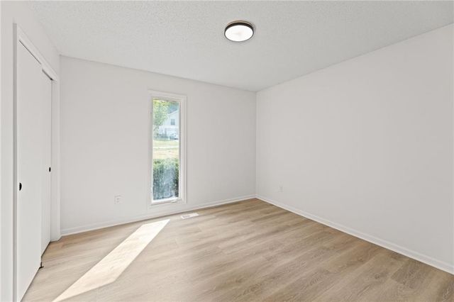 8300 Grant Avenue, Overland Park, KS 66212