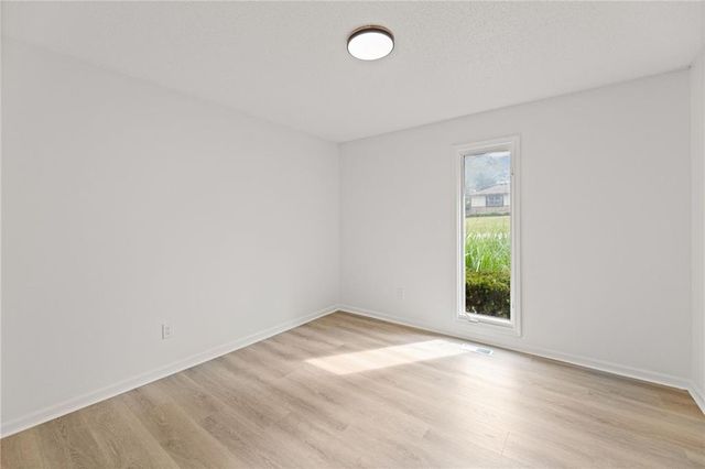 8300 Grant Avenue, Overland Park, KS 66212