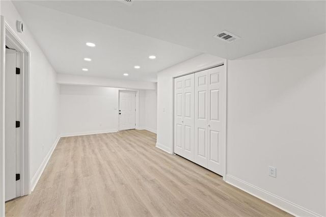 8300 Grant Avenue, Overland Park, KS 66212