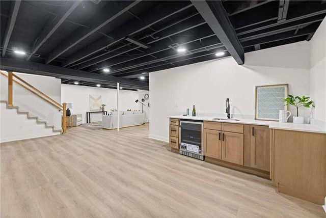 8300 Grant Avenue, Overland Park, KS 66212