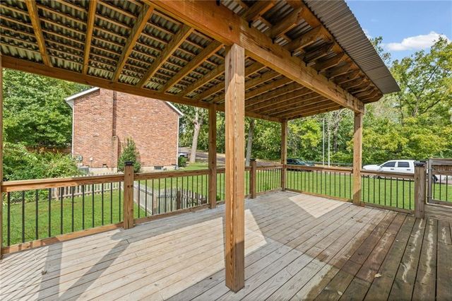 8300 Grant Avenue, Overland Park, KS 66212