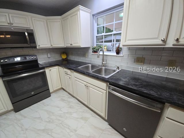 42 Baywood Dr, Bluffton, SC 29910