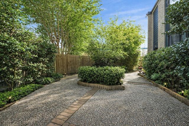 6311 Riverview Way, Houston, TX 77057