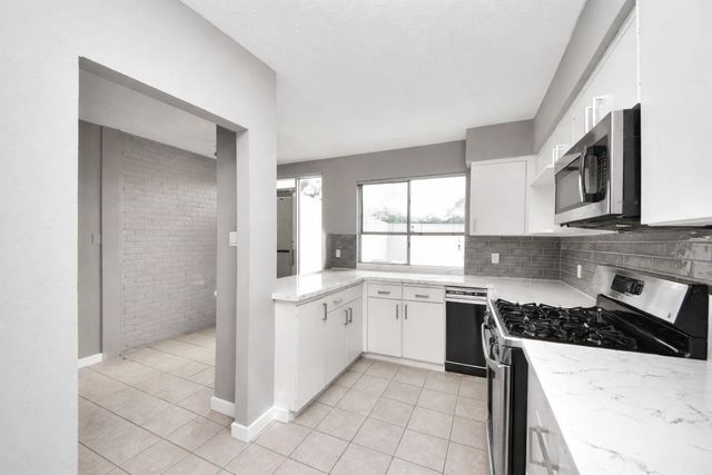 6311 Riverview Way, Houston, TX 77057