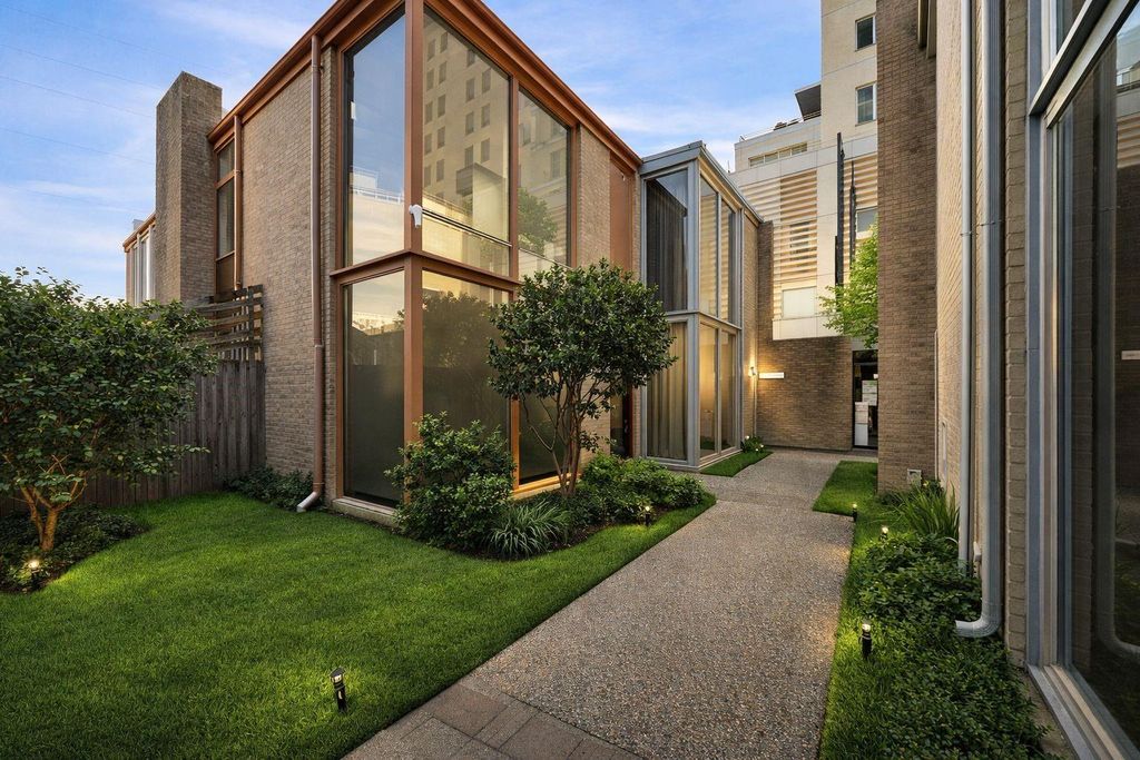 6311 Riverview Way, Houston, TX 77057