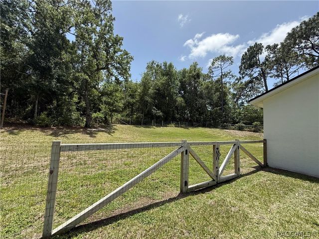 5476 W Paul Bryant Drive, Crystal River, FL 34429