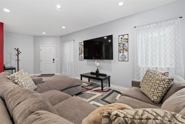 27482 Basalt, Moreno Valley, CA 92555