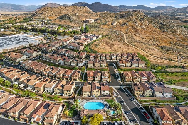 27482 Basalt, Moreno Valley, CA 92555