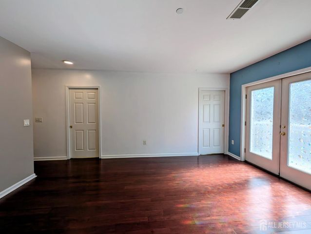 368 Rector Street 419, Perth Amboy, NJ 08861