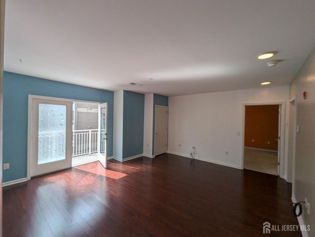 368 Rector Street 419, Perth Amboy, NJ 08861