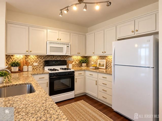 368 Rector Street 419, Perth Amboy, NJ 08861