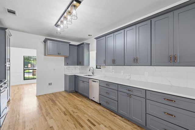 2422 Black Spruce Court, Arlington, TX 76001